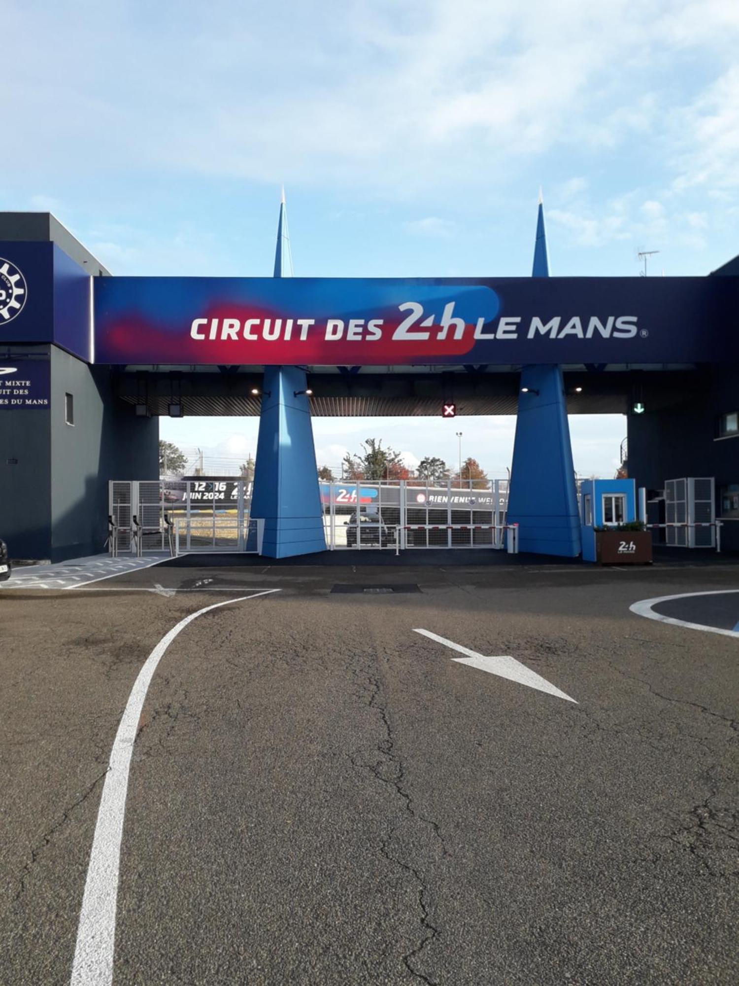 Proximite Circuit 24 Heures Le Mans Exteriör bild
